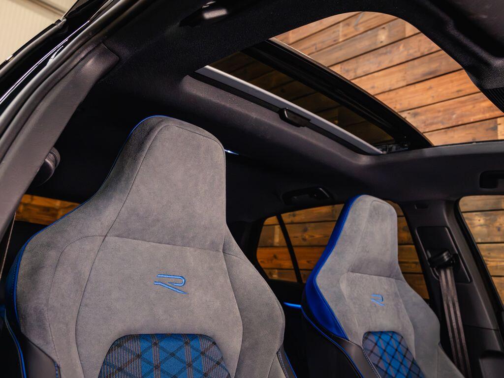 Volkswagen Golf - Image 26