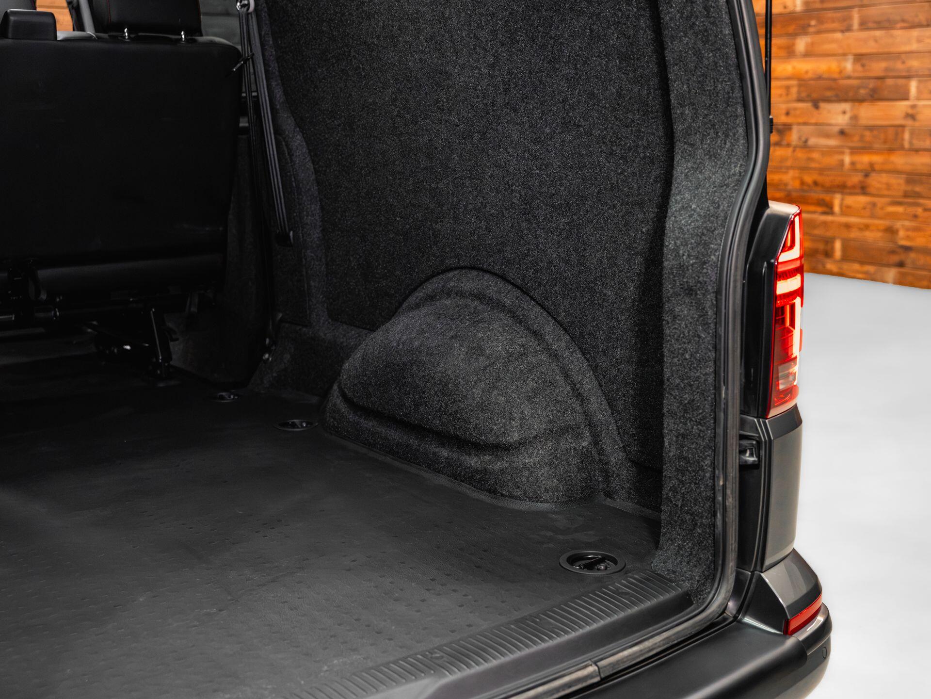 Volkswagen Transporter - Image 21
