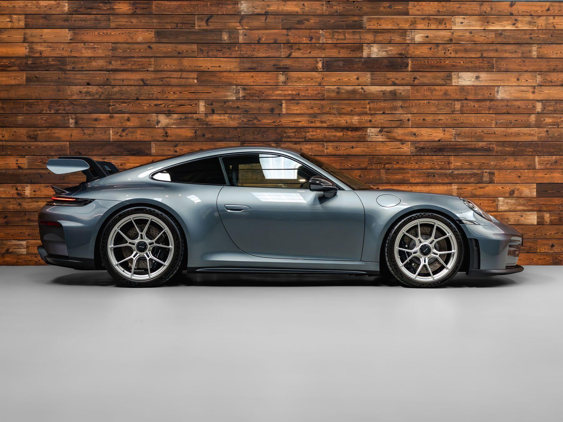 Porsche 911 - Image 8