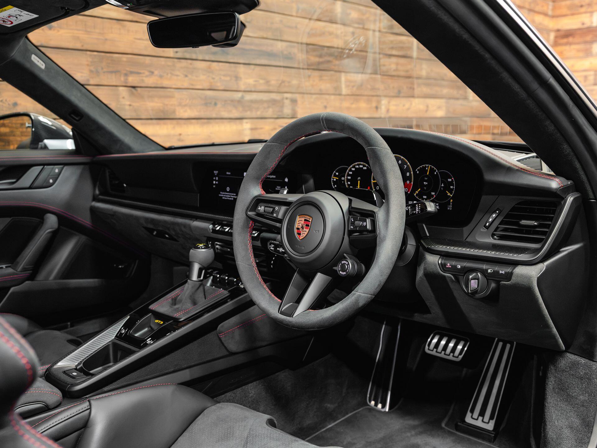 Porsche 911 - Image 11