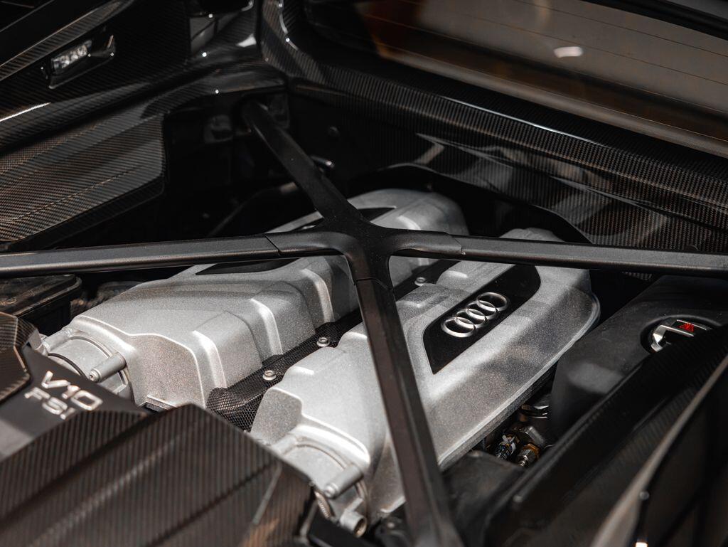 Audi R8 - Image 32