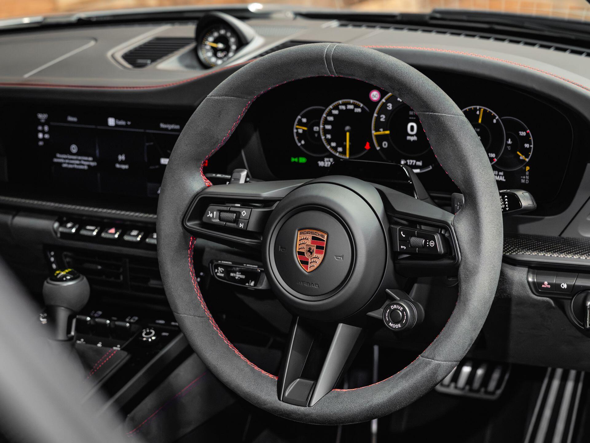 Porsche 911 - Image 23