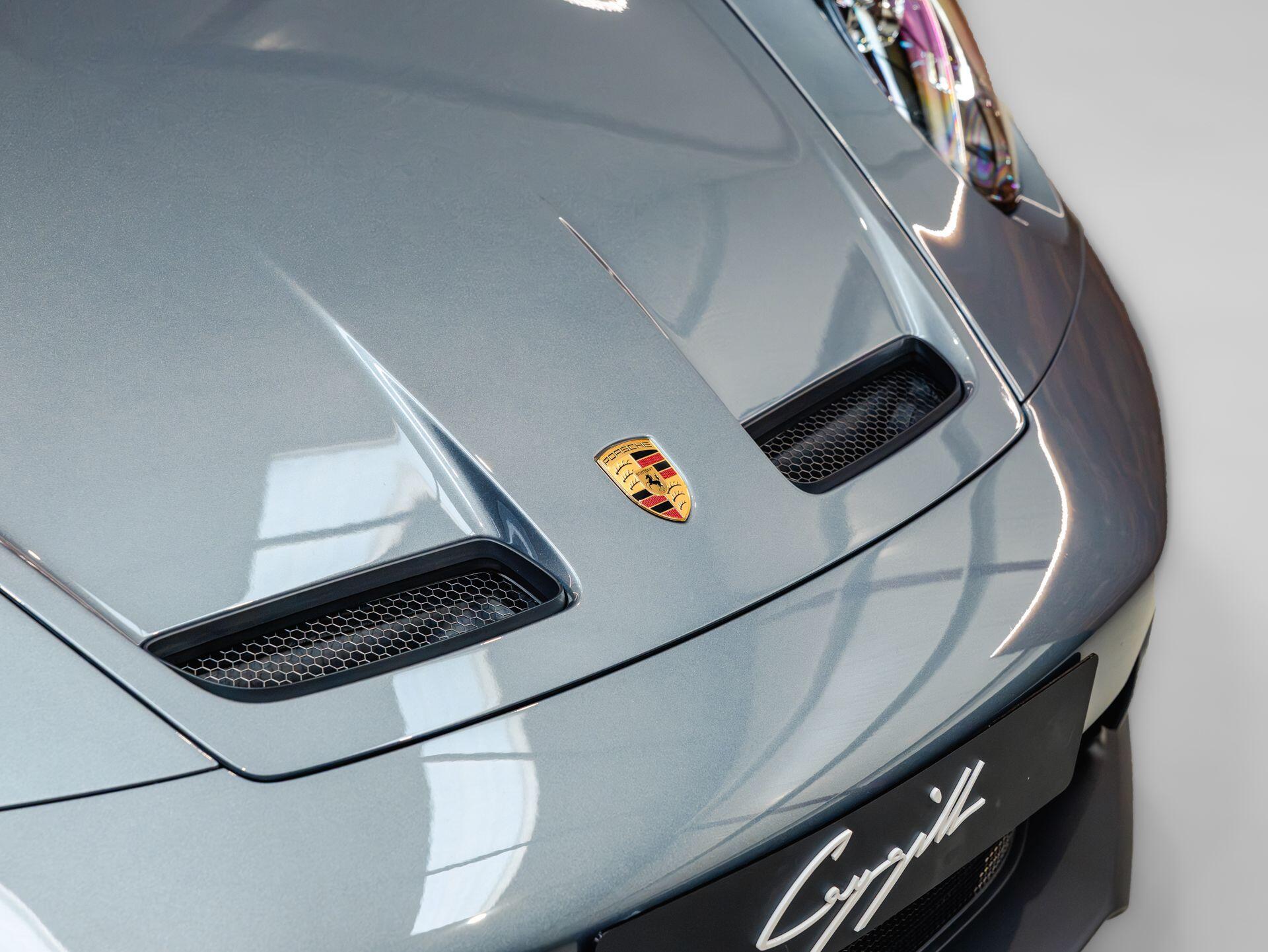Porsche 911 - Image 28