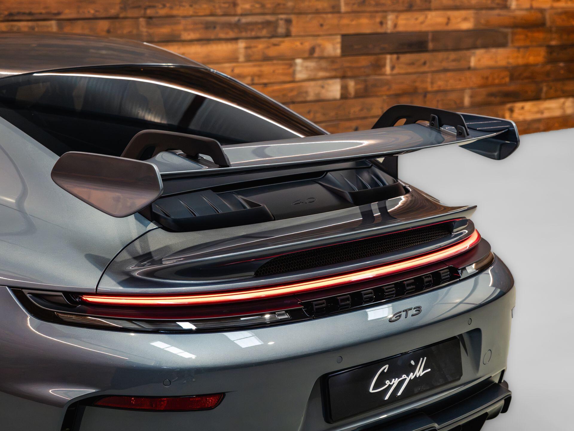 Porsche 911 - Image 36