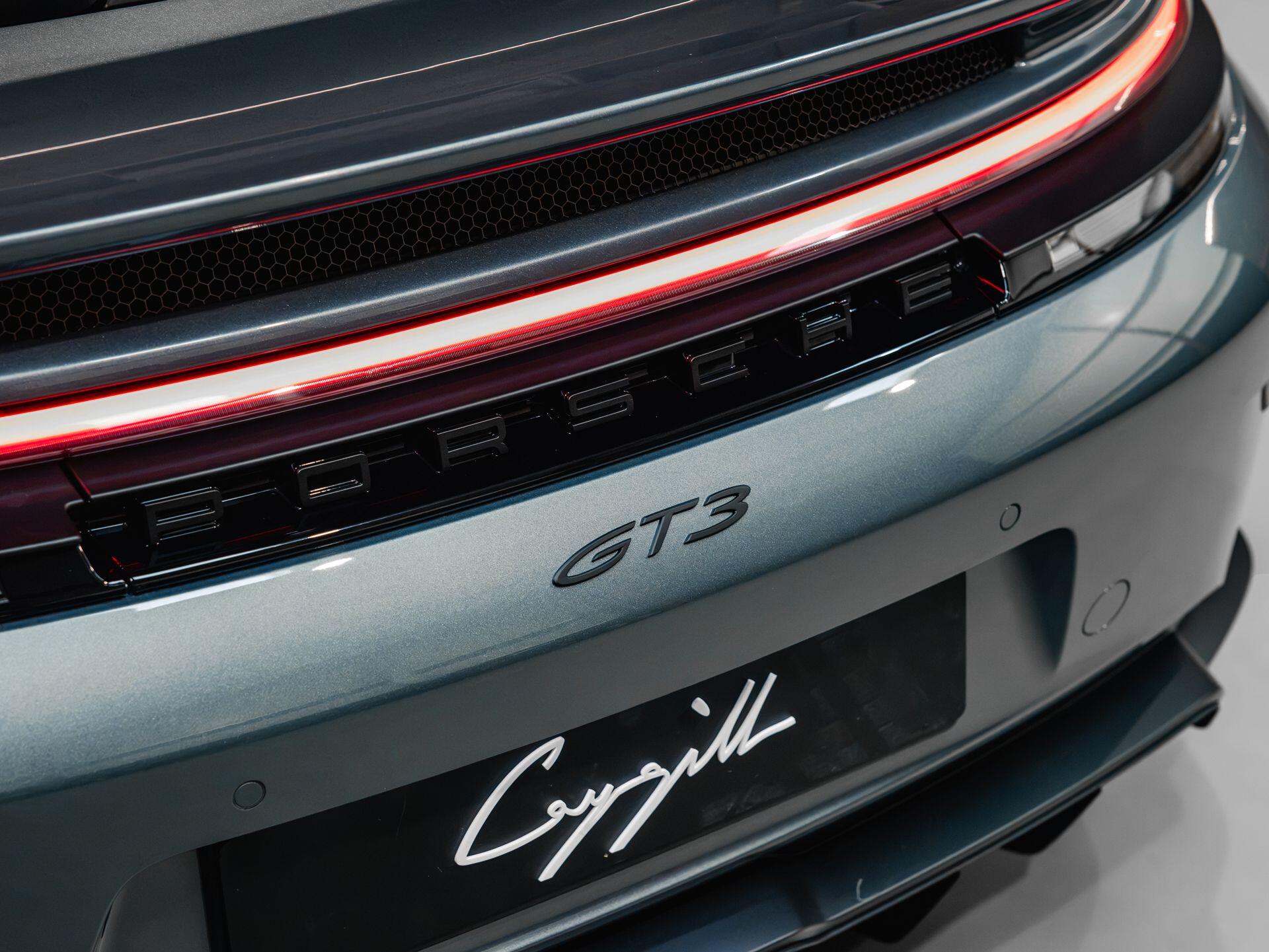 Porsche 911 - Image 26