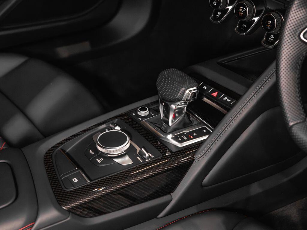 Audi R8 - Image 14