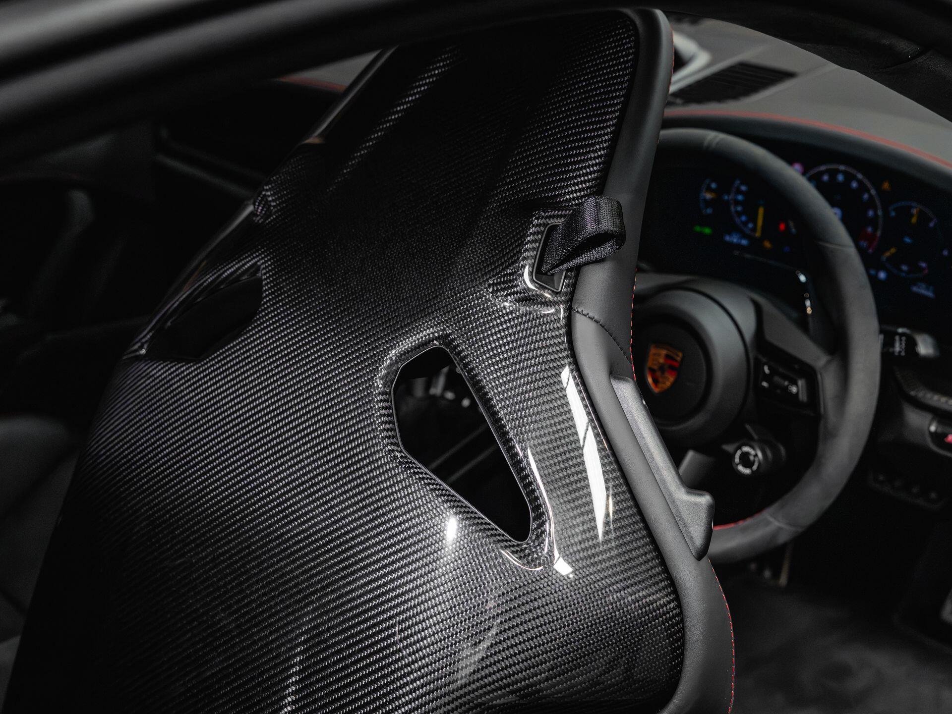 Porsche 911 - Image 24