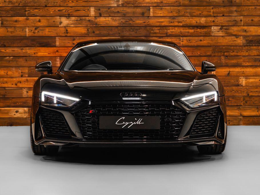 Audi R8 - Image 2